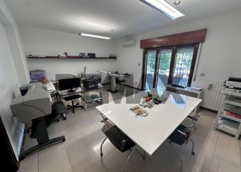 Ufficio - Four-room apartment via piersanti mattarella
20, Cosenza - photo 4