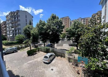 Edificio all\'aperto - Four-room apartment via piersanti mattarella
20, Cosenza - photo 6