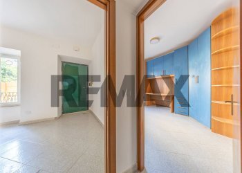 Hall / corridoio - Bilocale Viale Della Repubblica
163, Marino - foto 17