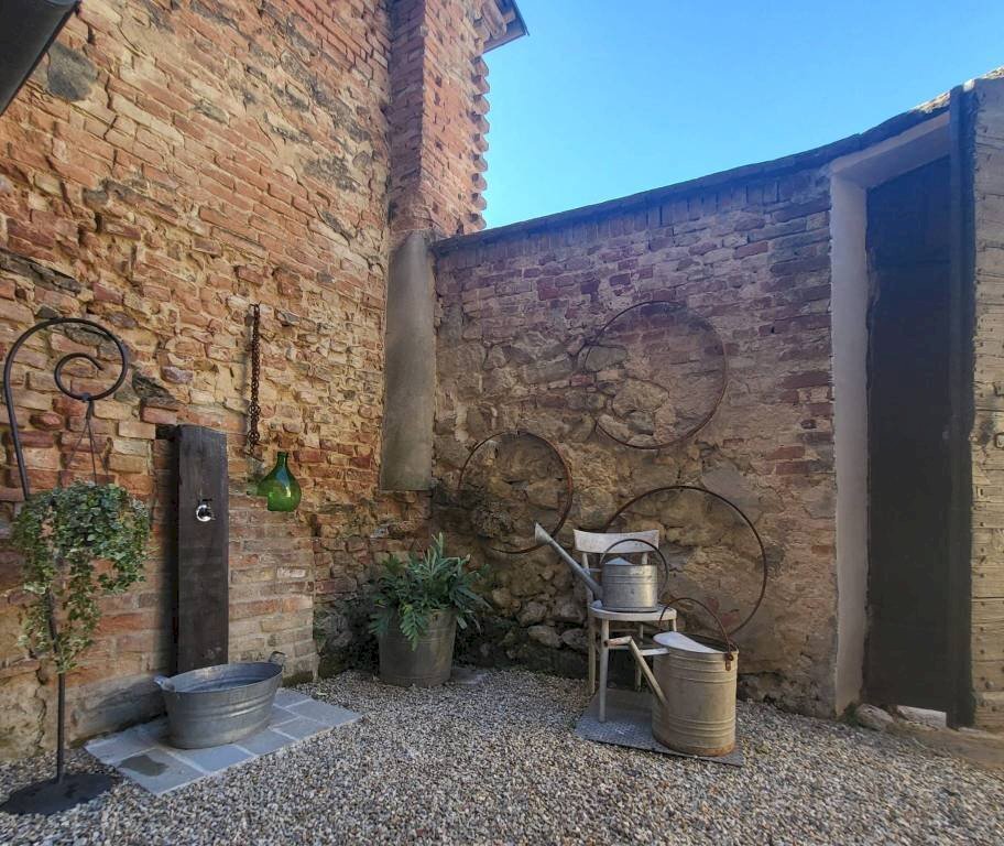 Cortile interno - Rustico via Cava, 1, Montemagno - foto 2