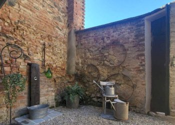 Cortile interno - Rustic via Cava, 1, Montemagno - photo 2