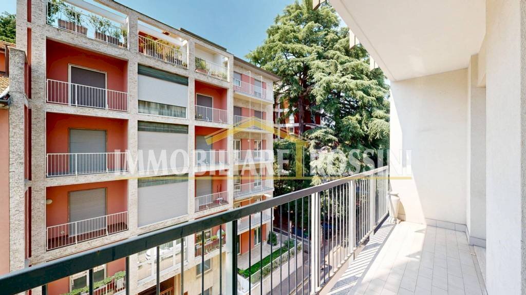 Balcone - Three-room apartment via Maria Virginia Staurenghi, 32, Varese - photo 2