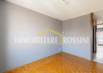 Camera da letto - Trilocale via Maria Virginia Staurenghi, 32, Varese - foto 32