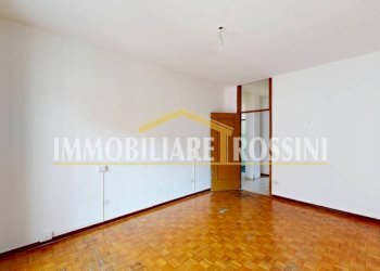 Camera da letto - Three-room apartment via Maria Virginia Staurenghi, 32, Varese - photo 31