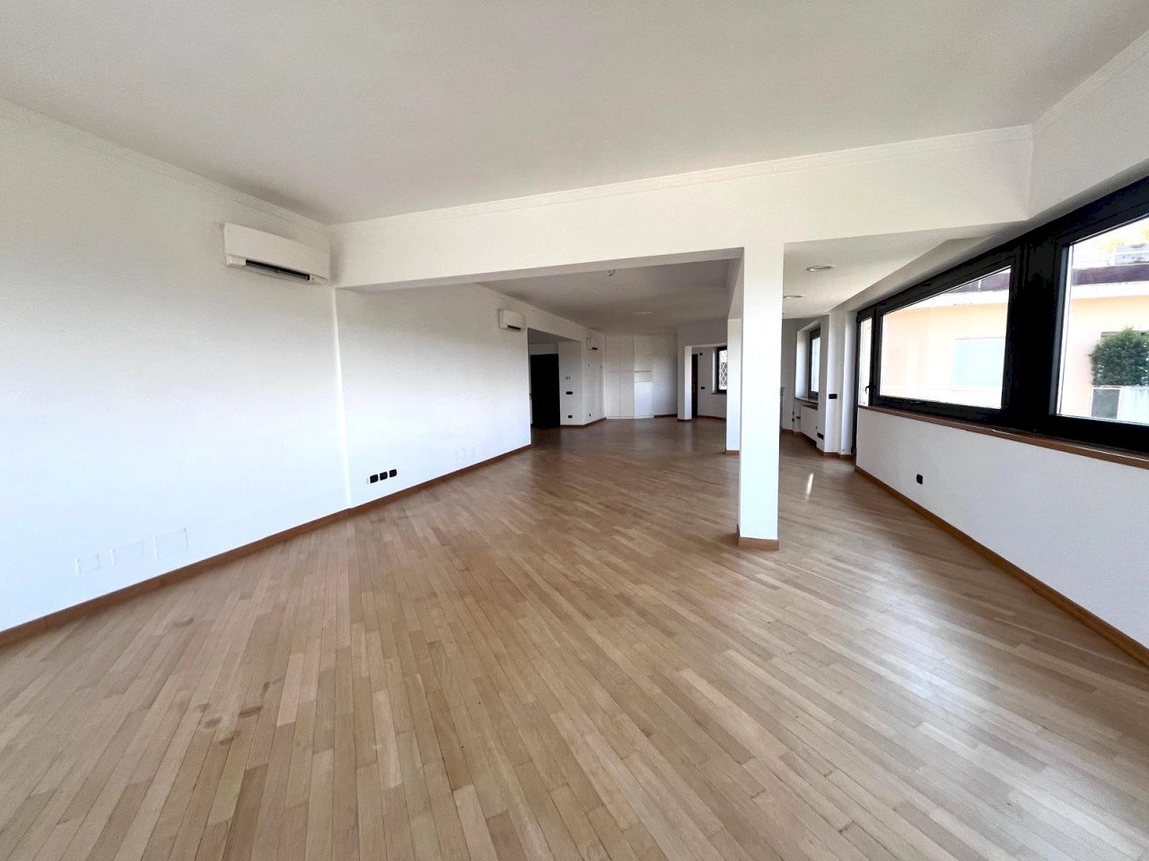 Four-room apartment Piazza Stefano Jacini, Roma - photo 2