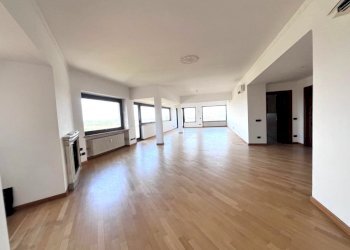 Four-room apartment Piazza Stefano Jacini, Roma - photo 5