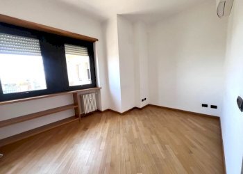 Four-room apartment Piazza Stefano Jacini, Roma - photo 9