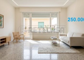SOGGIORNO ristrutturato - Quadrilocale Via Giuseppe Mazzini 228, Viareggio - foto 1