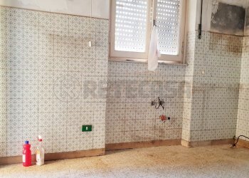 CUCINA vista B2 - Quadrilocale Via Giuseppe Mazzini 228, Viareggio - foto 9