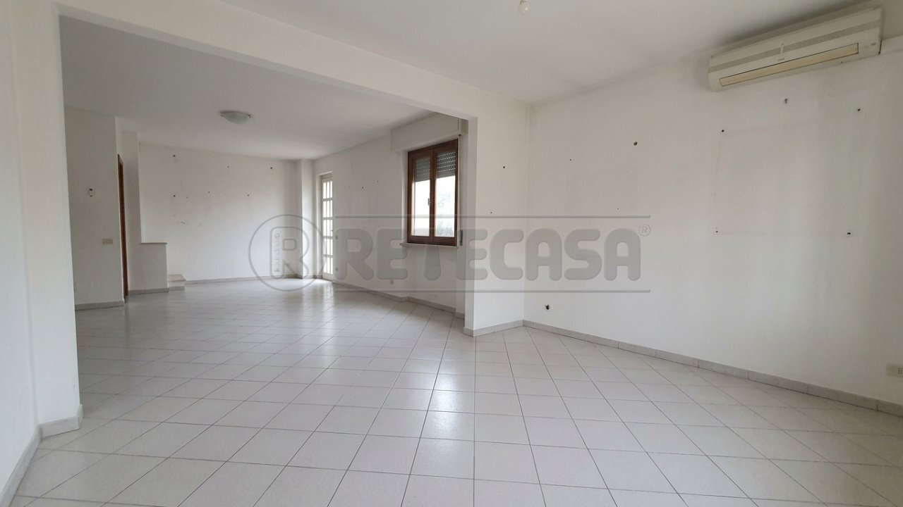 soggiorno pranzo - Terraced Villa Via Cesare Riccioni 20, Viareggio - photo 3
