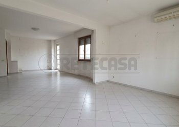 soggiorno pranzo - Terraced Villa Via Cesare Riccioni 20, Viareggio - photo 3
