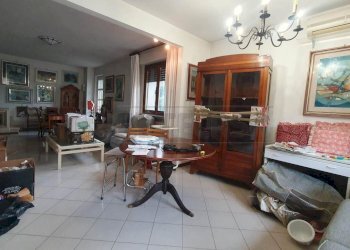 soggiorno attuale - Terraced Villa Via Cesare Riccioni 20, Viareggio - photo 4