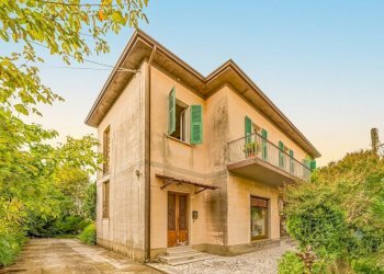FACCIATA - Casa indipendente Via Della Pace, Castelnuovo Magra - foto 1