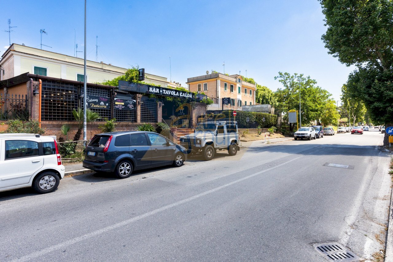strada - Tobacco shop Via Salaria, Roma - photo 3