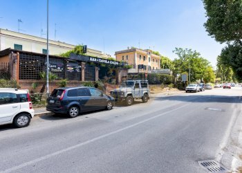 strada - Tobacco shop Via Salaria, Roma - photo 3