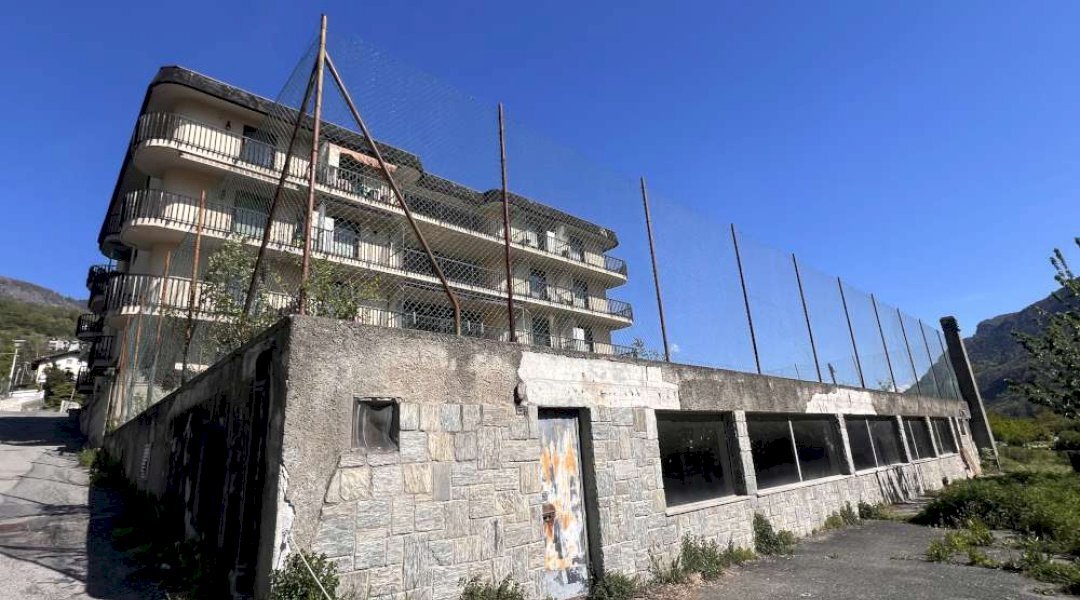 Warehouse 17 Via Monsignore Alliod, Saint-Vincent - photo 1