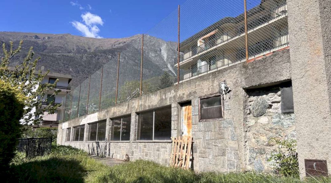 Warehouse 17 Via Monsignore Alliod, Saint-Vincent - photo 2