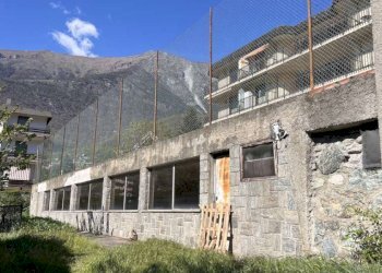 Warehouse 17 Via Monsignore Alliod, Saint-Vincent - photo 2