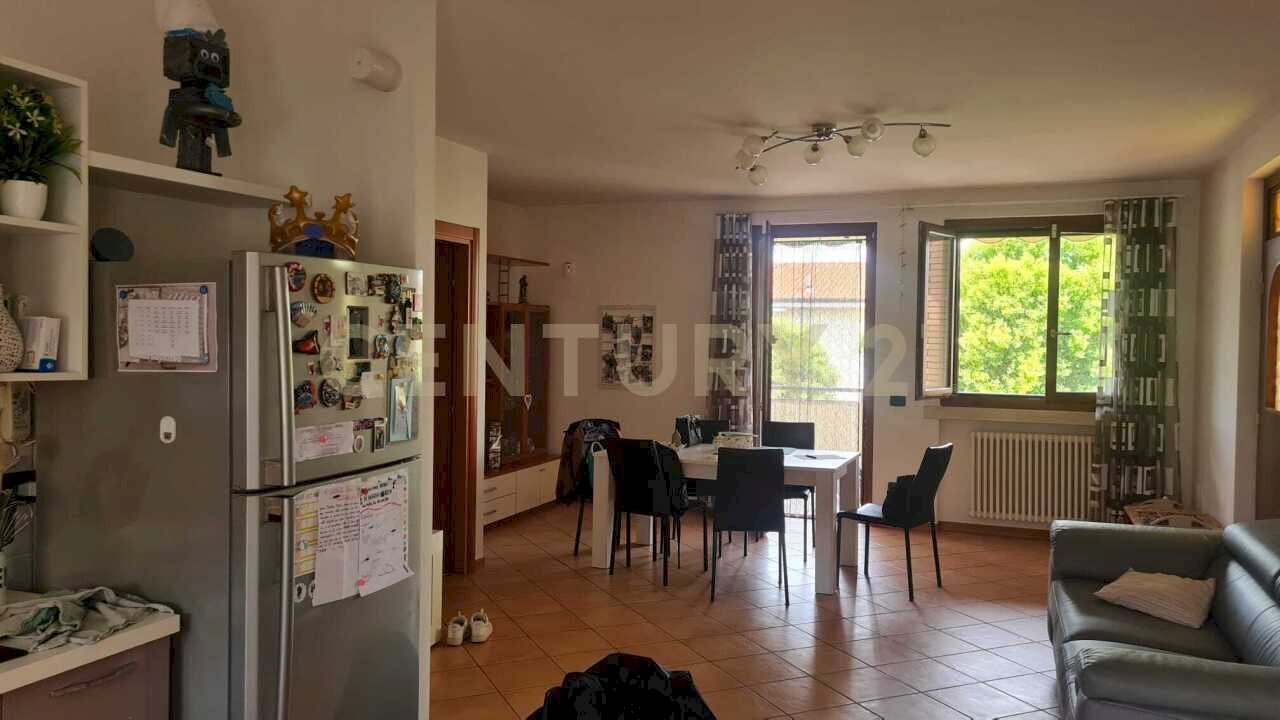 soggiorno - Trilocale Via XXV Aprile 3, Castelnuovo del Garda - foto 1