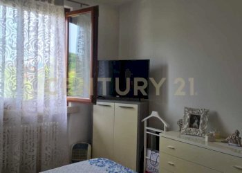camera matrimoniale 1 - Trilocale Via XXV Aprile 3, Castelnuovo del Garda - foto 7