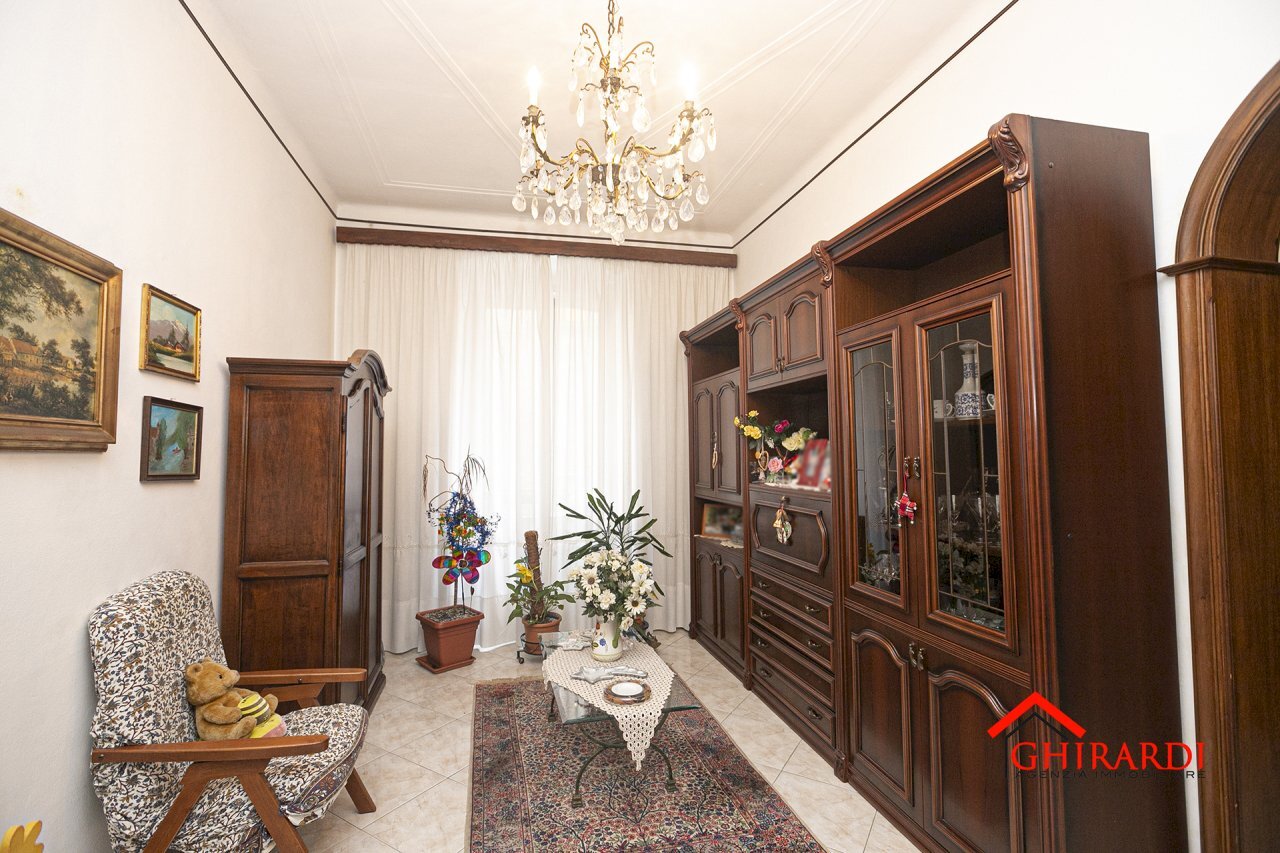 1.1 soggiorno.jpg - Appartamento Via Antonio Canobbio 1, Genova (zona Sestri Ponente) - foto 3