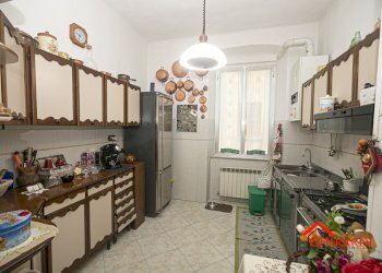 3.0 cucina.jpg - Appartamento Via Antonio Canobbio 1, Genova (zona Sestri Ponente) - foto 10