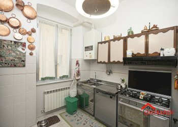 3.1 cucina.jpg - Appartamento Via Antonio Canobbio 1, Genova (zona Sestri Ponente) - foto 12