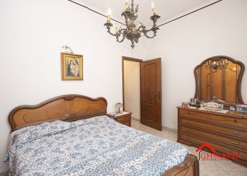 4.1 camera matrimoniale.jpg - Appartamento Via Antonio Canobbio 1, Genova (zona Sestri Ponente) - foto 15