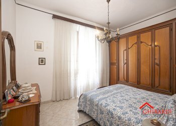 4.2 camera matrimoniale.jpg - Appartamento Via Antonio Canobbio 1, Genova (zona Sestri Ponente) - foto 16