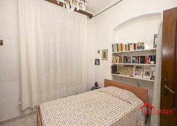 5.2 camera.jpg - Appartamento Via Antonio Canobbio 1, Genova (zona Sestri Ponente) - foto 20