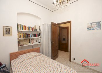 5.3 camera.jpg - Appartamento Via Antonio Canobbio 1, Genova (zona Sestri Ponente) - foto 21