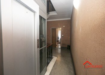 9.0 vano scala.jpg - Appartamento Via Antonio Canobbio 1, Genova (zona Sestri Ponente) - foto 30