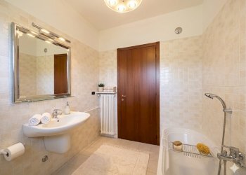 Render bagno - Three-room apartment Como - photo 24