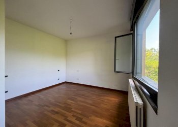studio/camera - Three-room apartment Via Giovane Italia, Como - photo 16