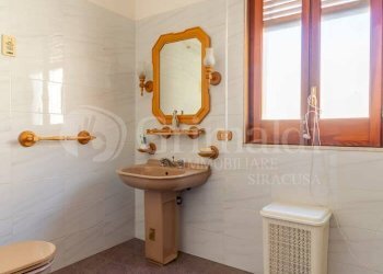 12.jpg - Independent house Via Peschiera 21, Avola - photo 12