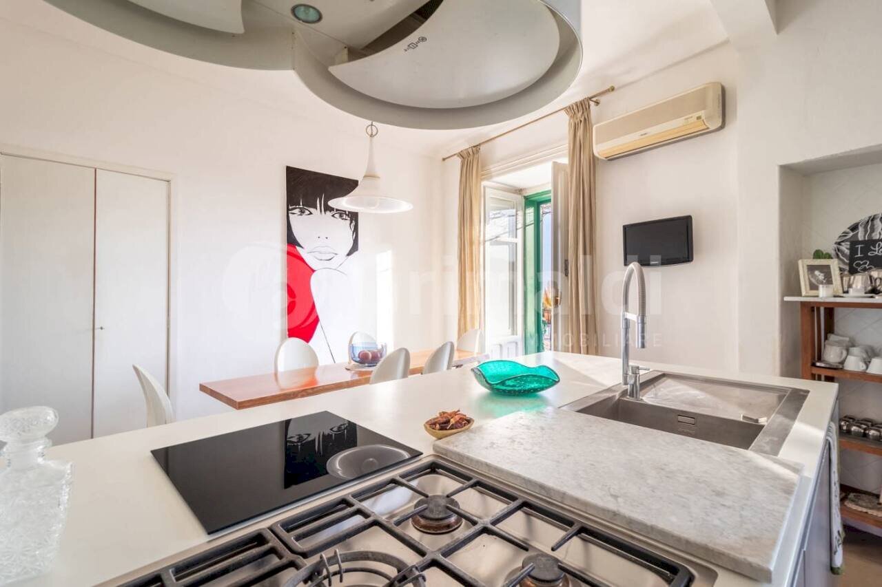 02.jpg - Apartment Vico Giuseppe Melodia 4, Noto - photo 2