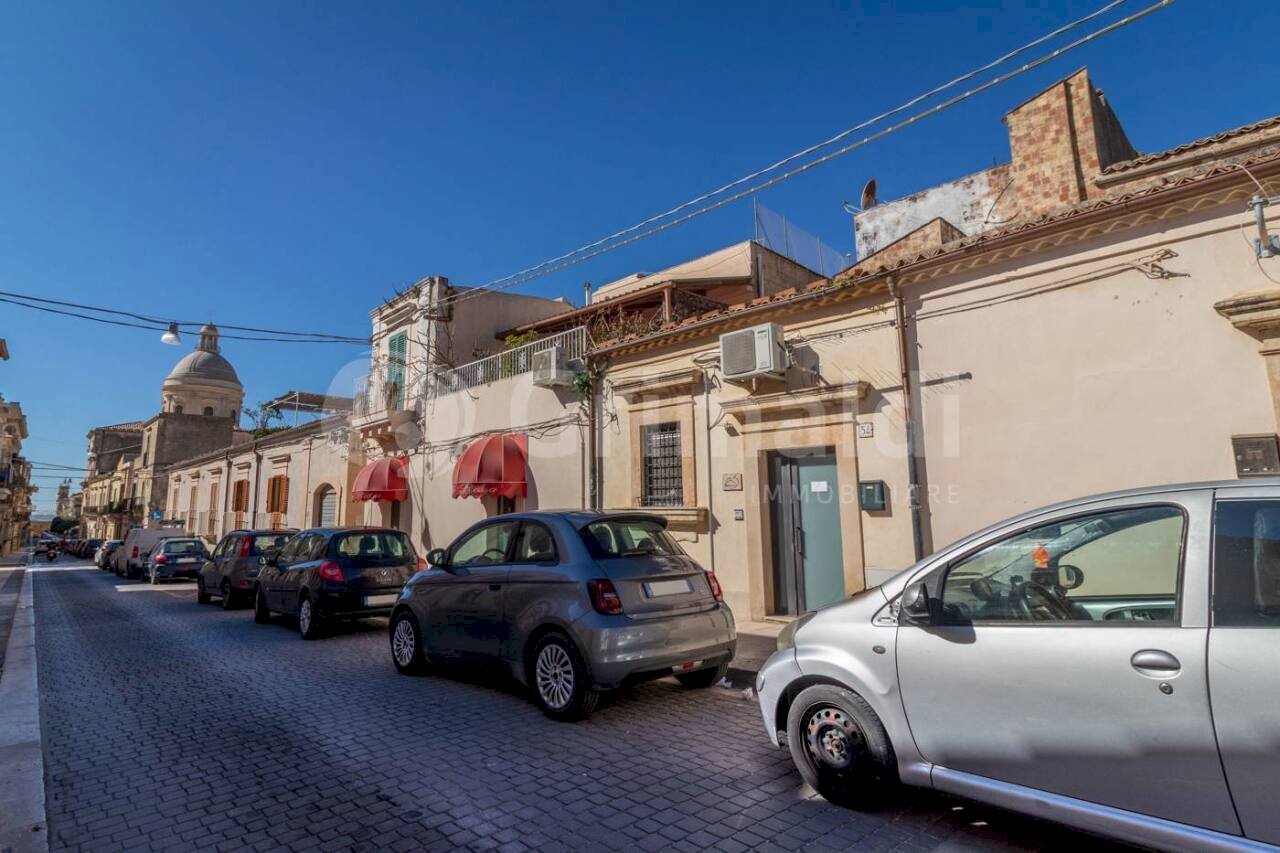 01.jpg - Independent house Via Sergio Sallicano 54, Noto - photo 1