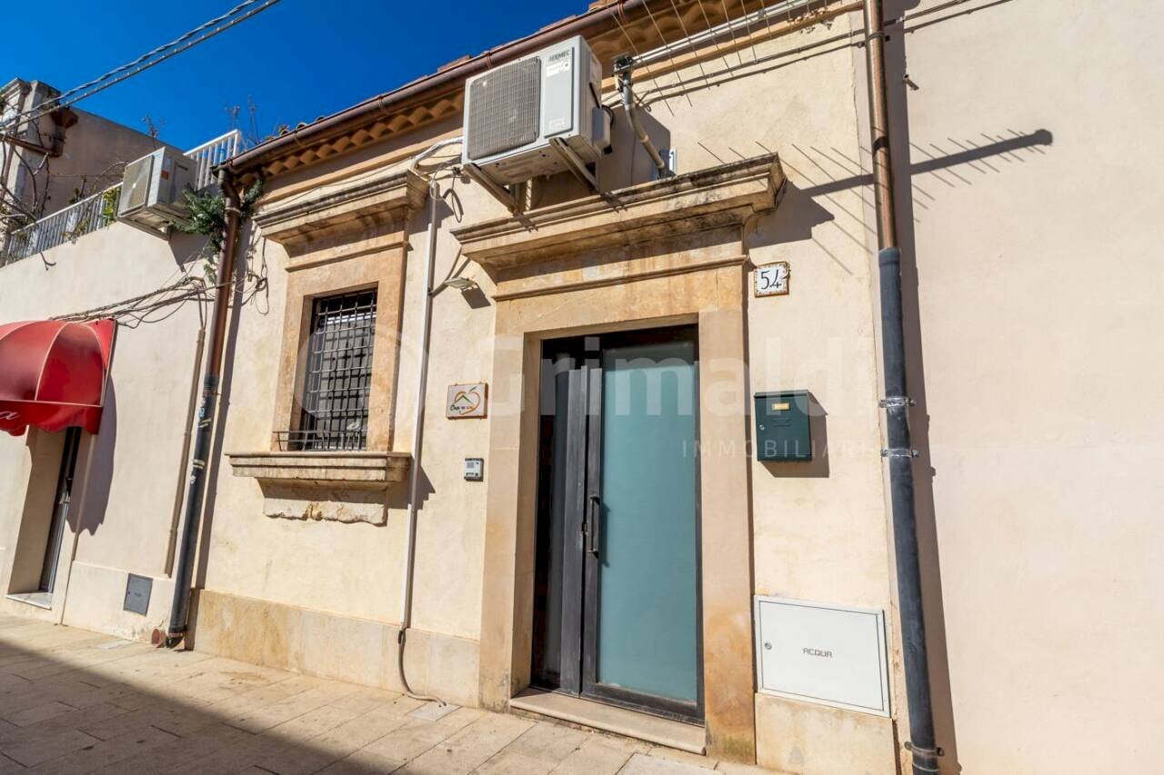 02.jpg - Independent house Via Sergio Sallicano 54, Noto - photo 2