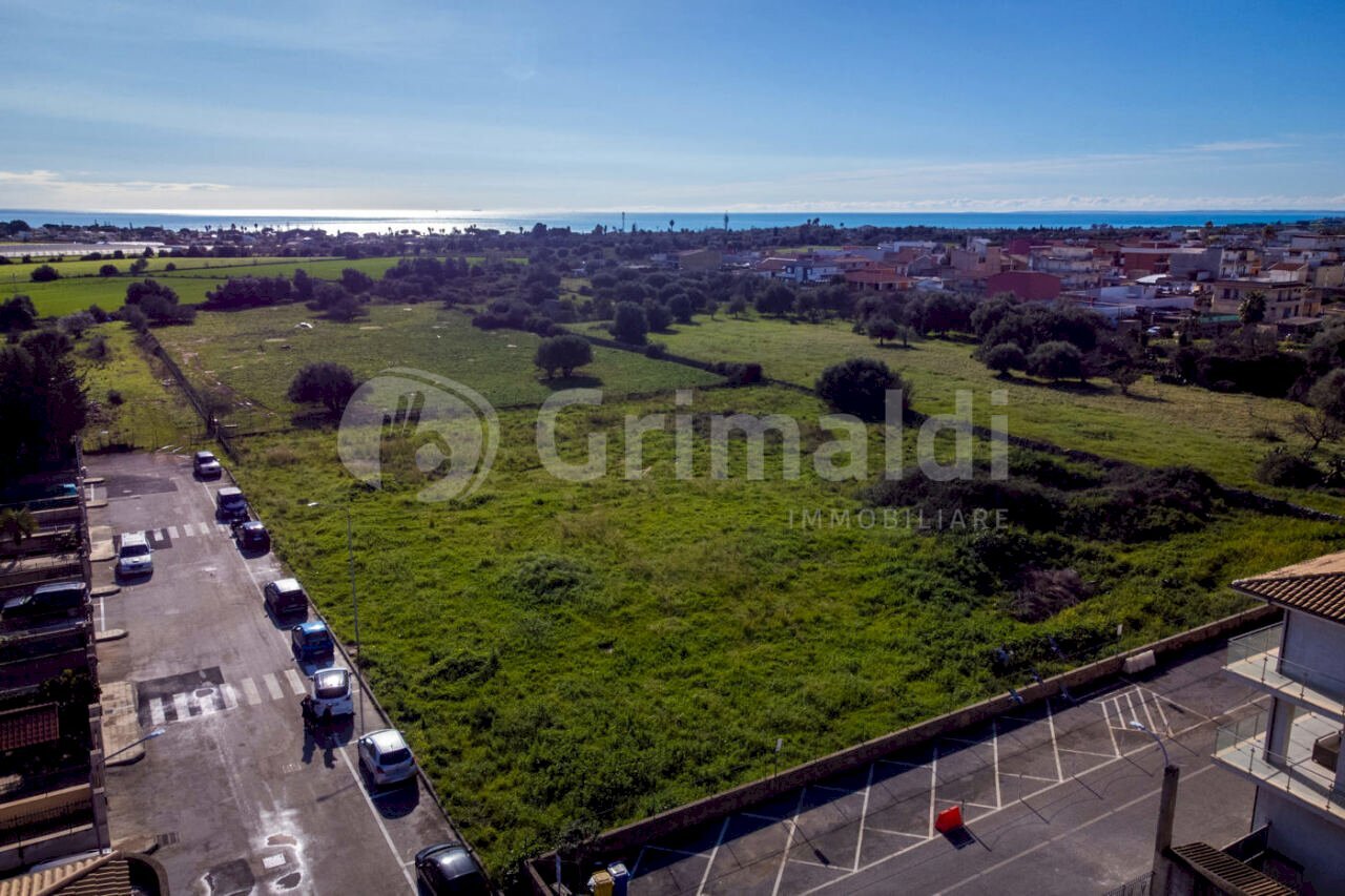 02.jpg - Building land Via Luciano Rinaldi 1, Siracusa - photo 2