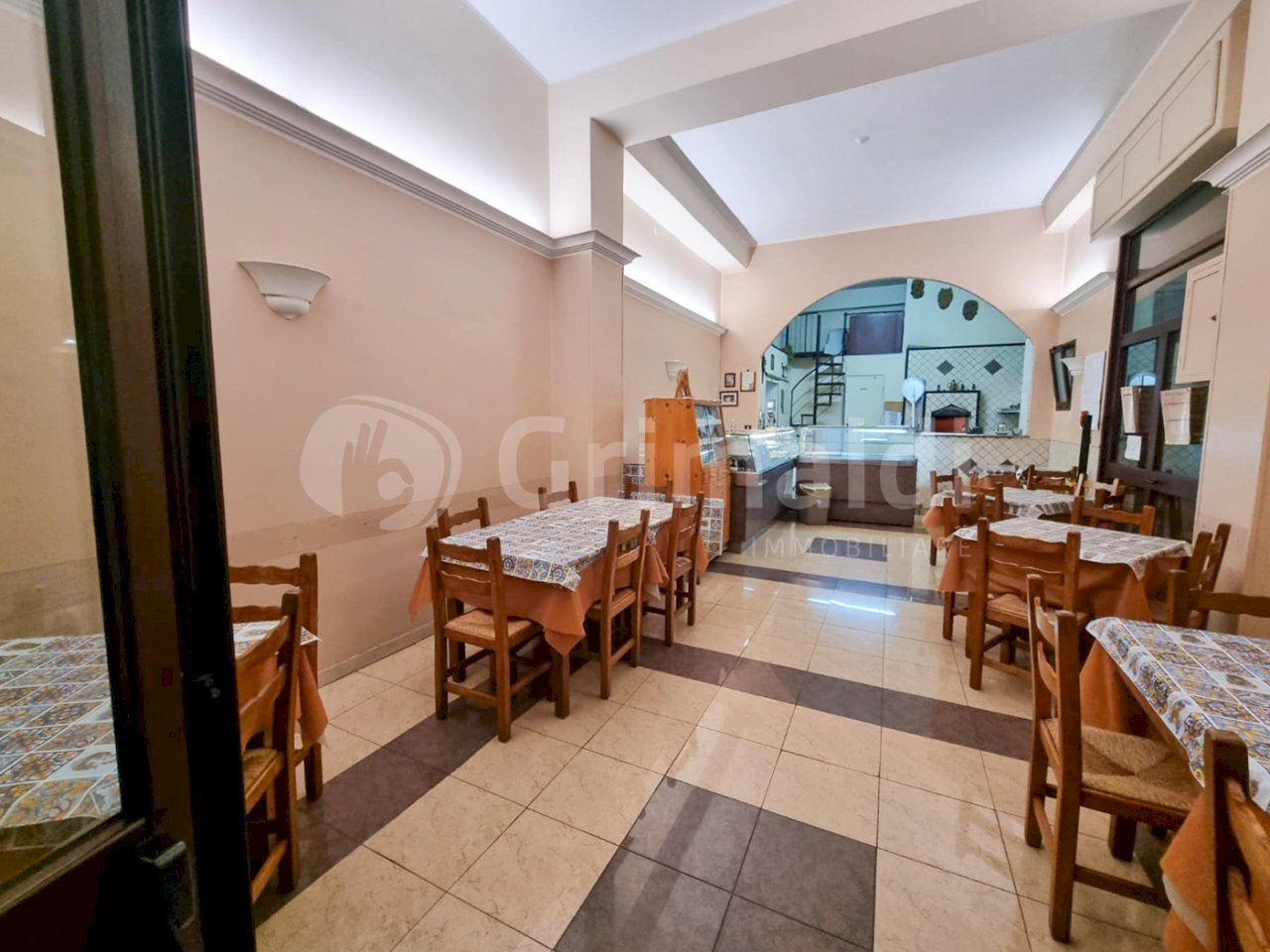 02.jpg - Locale Commerciale Viale Zecchino 117, Siracusa - foto 2