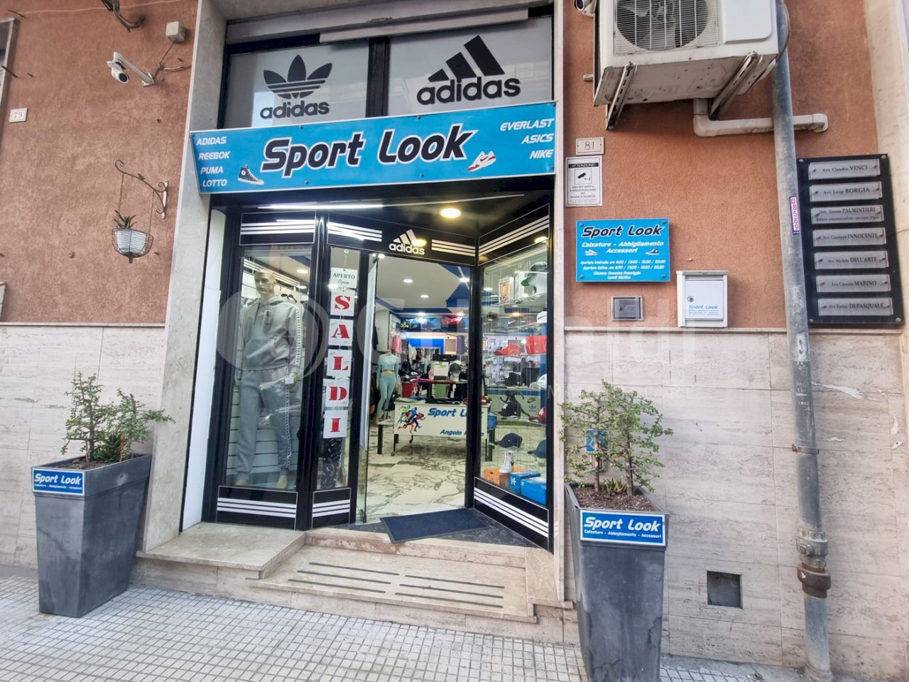 02.jpg - Locale Commerciale Viale Zecchino 81, Siracusa - foto 2