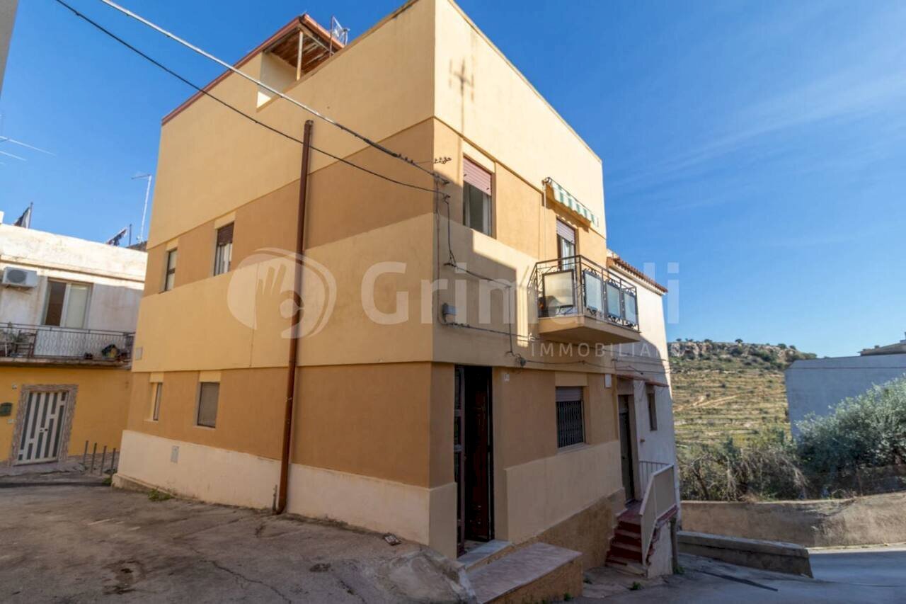 01.jpg - Casa indipendente A.Fogazzaro 17, Noto - foto 2