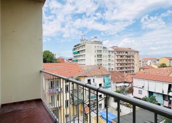 Three-room apartment Via Rueglio, Torino - photo 17