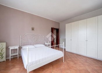Three-room apartment Viale Rustici, Parma (neighborhood Cittadella) - photo 13