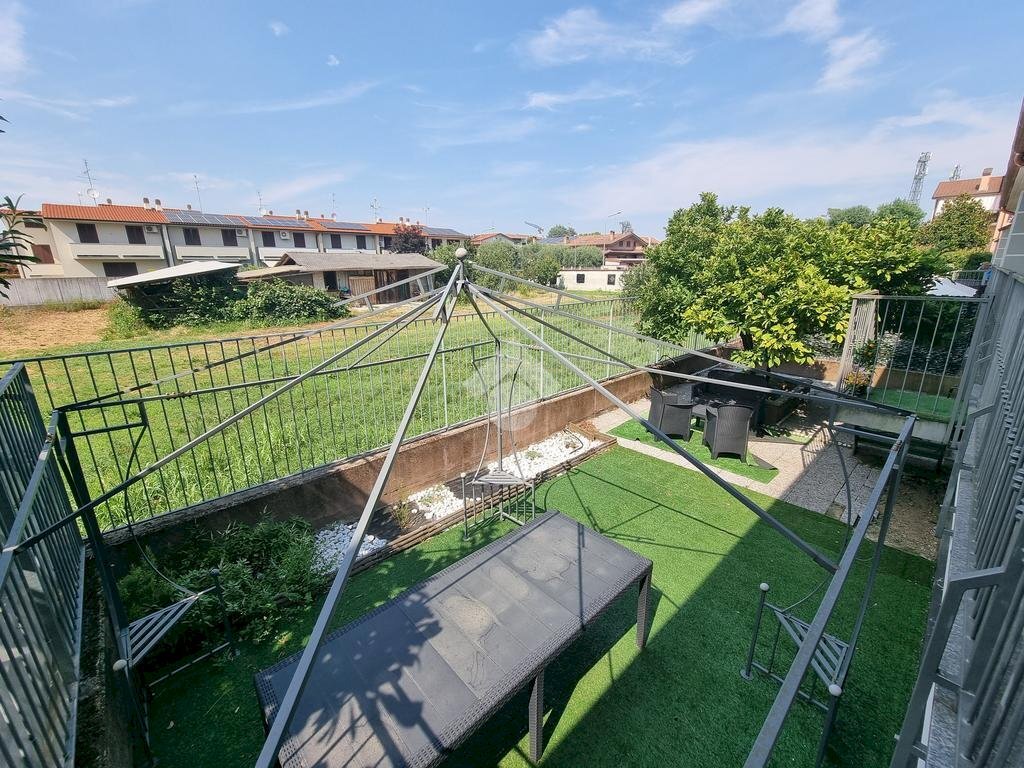 Villa a Schiera Via Fratelli Cervi, Carugate - foto 2