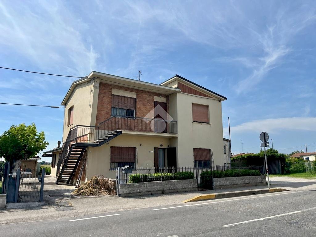 Three-family Villa Via Piangipane, Ravenna (neighborhood Borgo Fusara) - photo 1