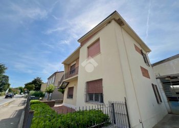 Three-family Villa Via Piangipane, Ravenna (neighborhood Borgo Fusara) - photo 3
