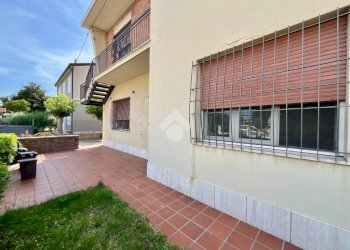 Three-family Villa Via Piangipane, Ravenna (neighborhood Borgo Fusara) - photo 4