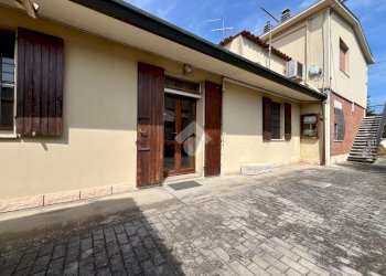 Three-family Villa Via Piangipane, Ravenna (neighborhood Borgo Fusara) - photo 30