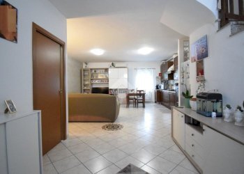 Three-room apartment Via Santa Maria, Cologno Monzese - photo 4